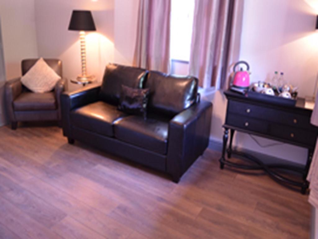 The King William IV Bed & Breakfast Royston Oda fotoğraf
